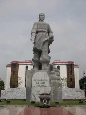 Le Loi Statue
