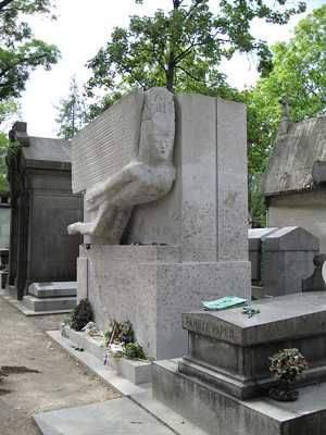 Top 10 Fascinating Graves in P re Lachaise - 24