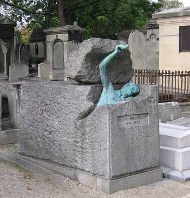 Top 10 Fascinating Graves in P re Lachaise - 66