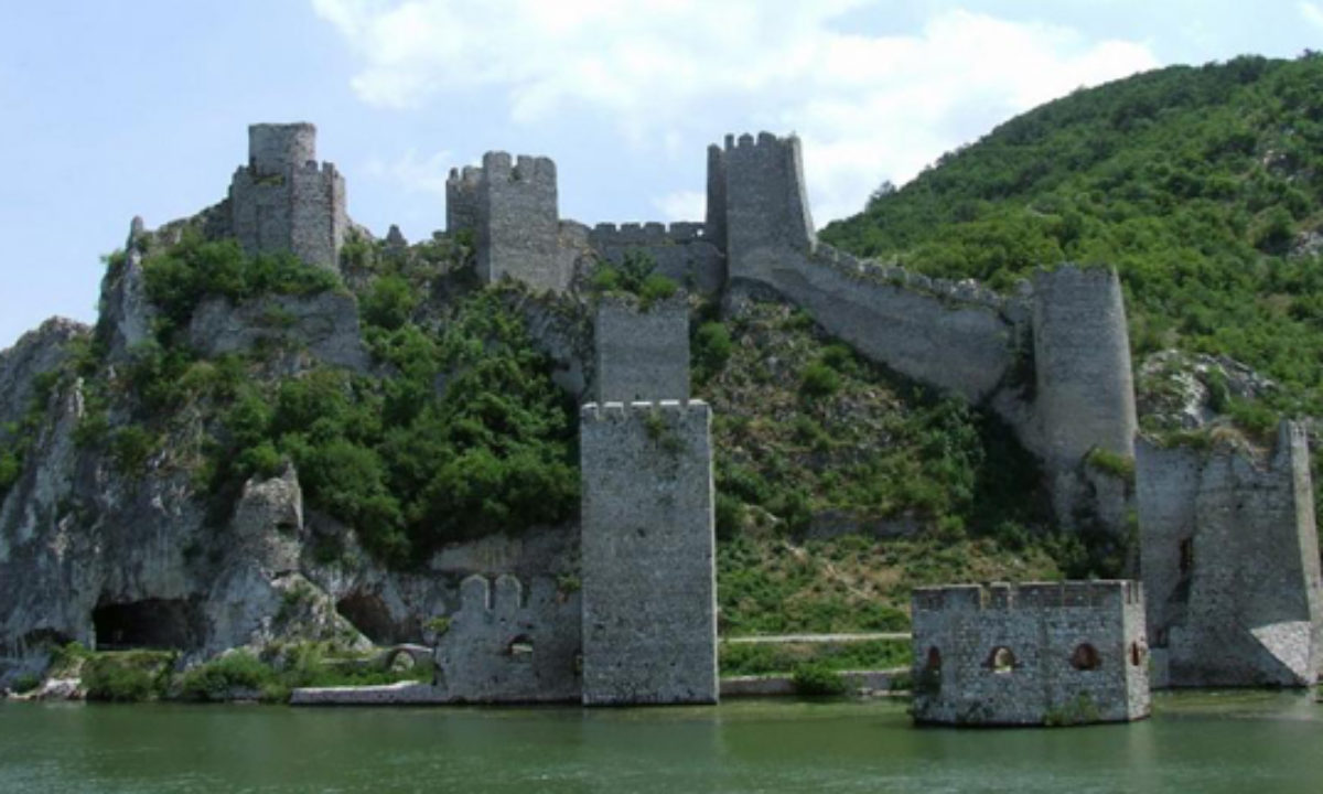 Golubac Fortress - Wikipedia