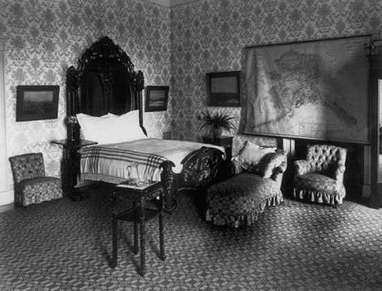 Master-Bedroom-1917