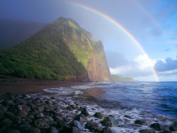 Misty-Rainbow-Waialu-Valley-Molokai-Hawaii