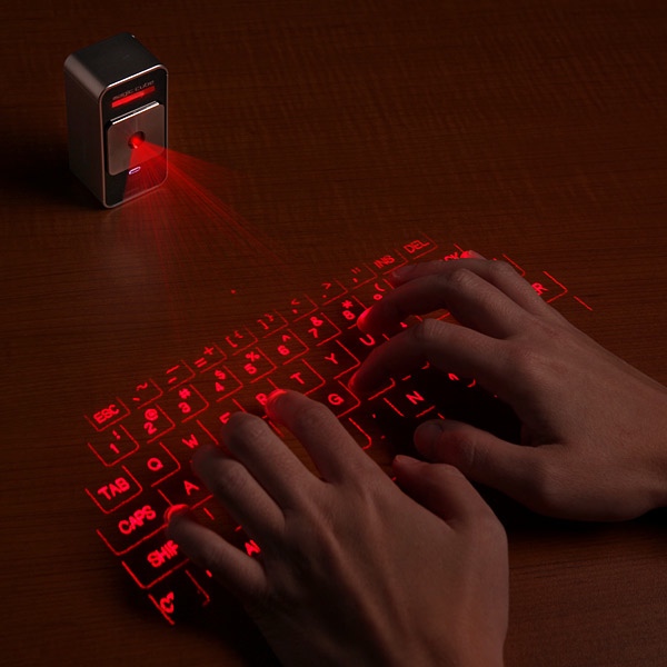 E722 Cube Laser Virtual Keyboard For Iphone Inuse