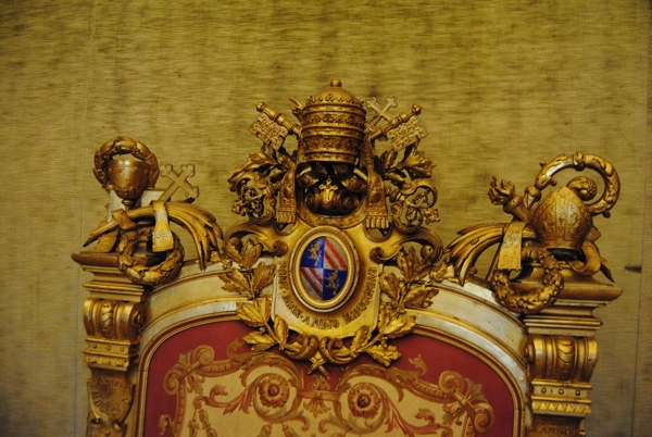 Papal Throne Top