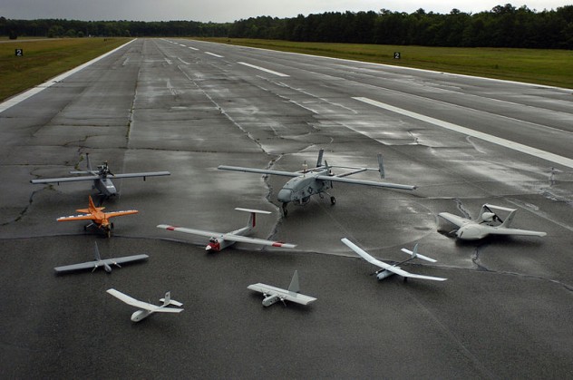 800px-Group_photo_of_aerial_demonstrators_at_the_2005_Naval_Unmanned_Aerial_Vehicle_Air_Demo1