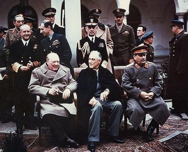 742px-Yalta_summit_1945_with_Churchill,_Roosevelt,_Stalin