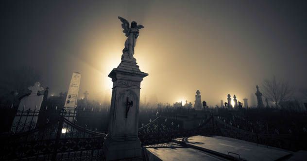 10 Eerie Ghost Stories From New England Graveyards - Vimarsana News
