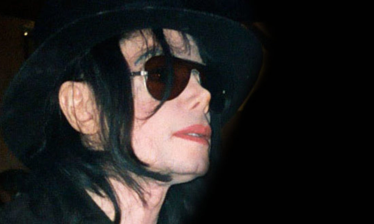 10 Details in Michael Jackson's Costumes That Were a Mystery to Us
