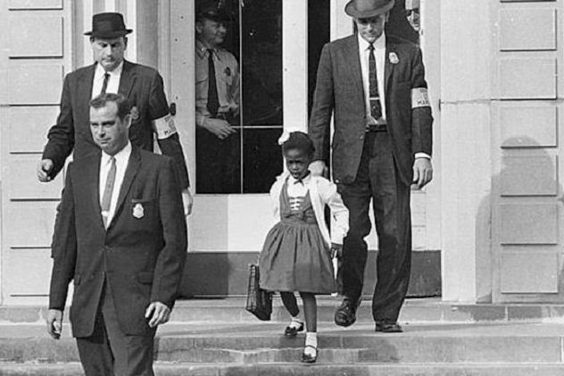 US_Marshals_with_Young_Ruby_Bridges_on_School_Steps