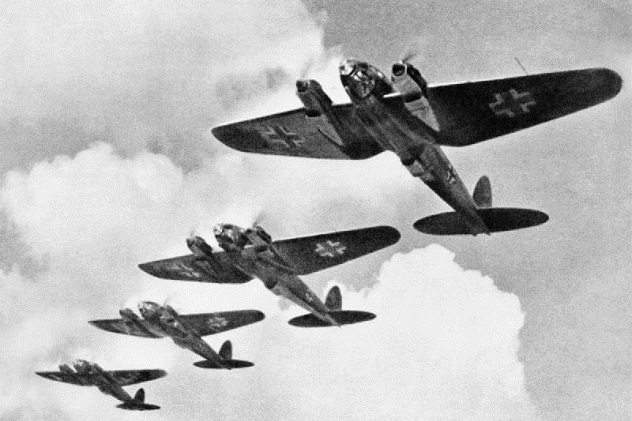 Heinkel_He_111_during_the_Battle_of_Britain