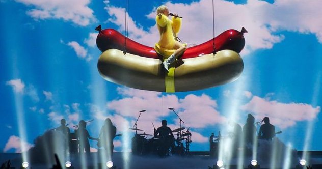 10 Ridiculous Conspiracy Theories About Popular Music Artists - Vimarsana News