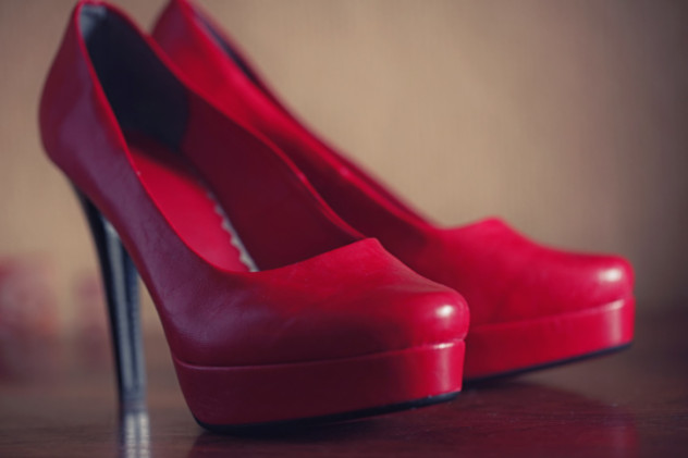 5 red shoes