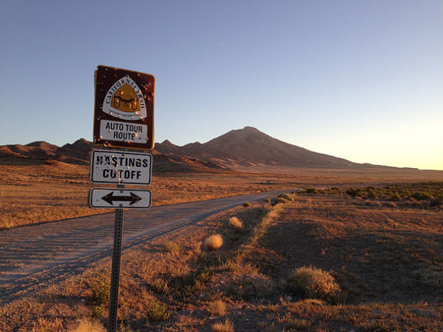 2014-06-29_05_19_20_Sign_for_the_California_Trail_along_Leppy_Pass_Road_near_Pilot_Peak,_Nevada
