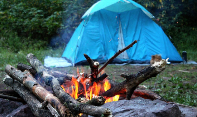 6-camping-486847926