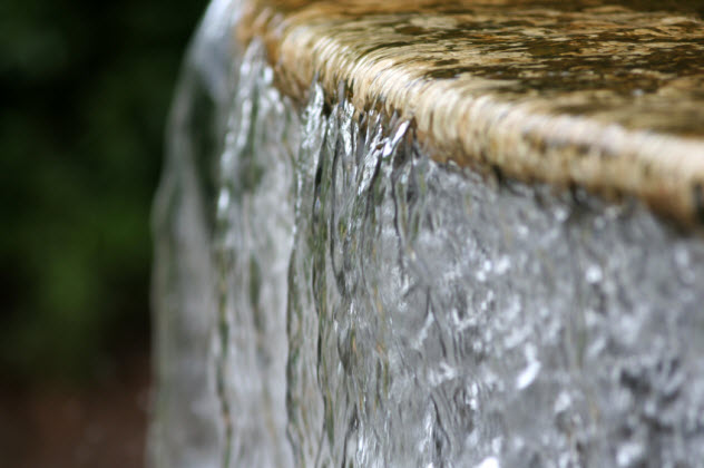 3-water-flowing-fountain_000003320174_Small