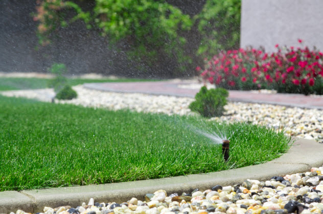 9-water-manicured-lawn_000042089338_Small
