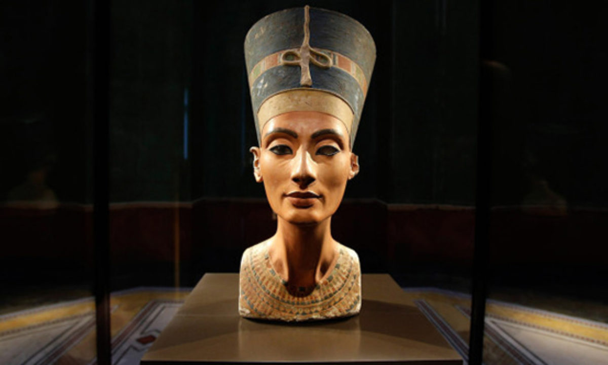 How the enigmatic Nefertiti came to be locked away in Germany