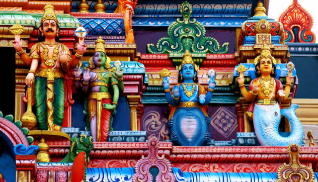 1a-multiple-hindu-gods-in-temple_83126453_SMALL