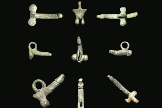 4-roman-penis-amulets