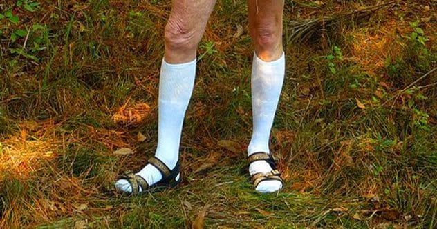 1-socks-with-sandals
