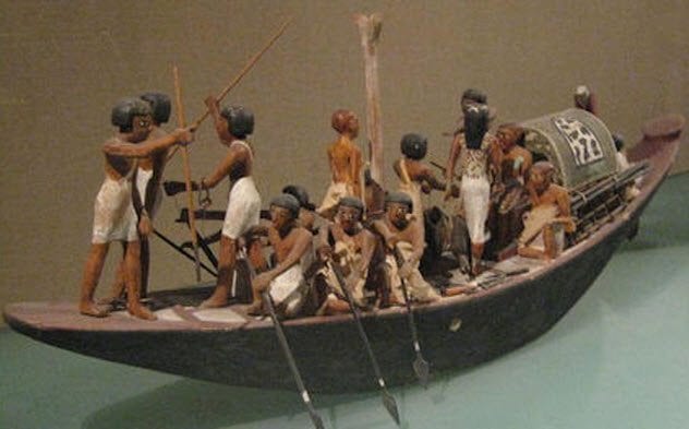 9-ancient-egyptian-boat