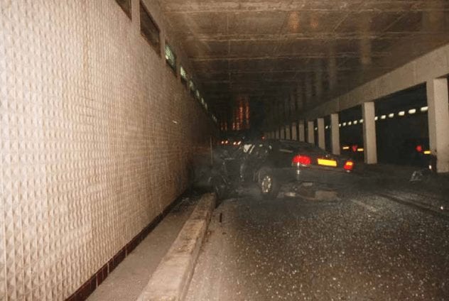 diana-tunnel-car