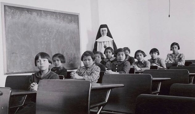 3-inuit-children-in-relocated-school