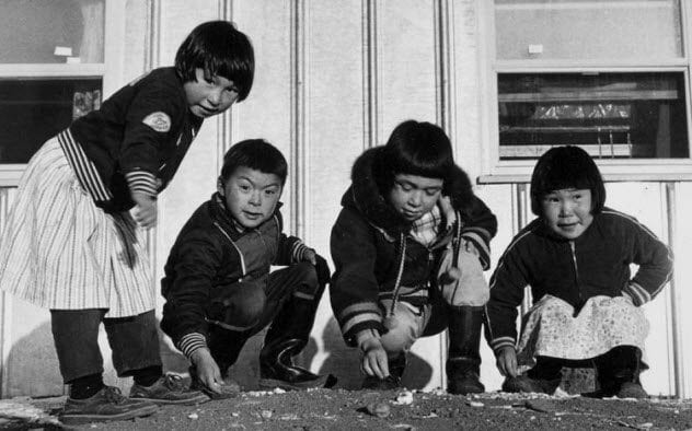 4a-inuit-children