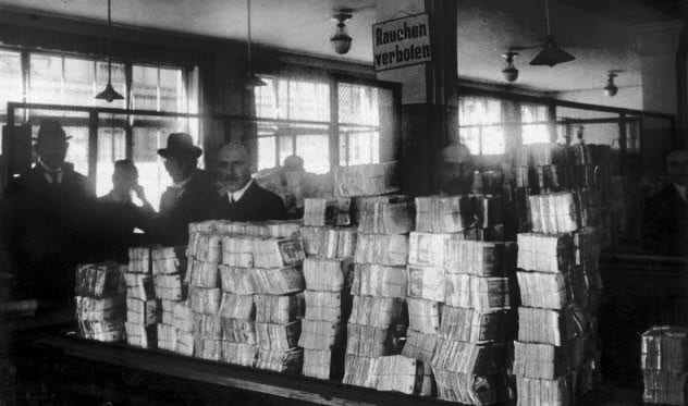 8a-banknotes-during-german-hyperinflation-1923