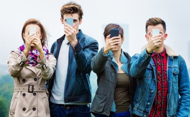 10 Signs Of The Smartphone Zombie Plague - 71