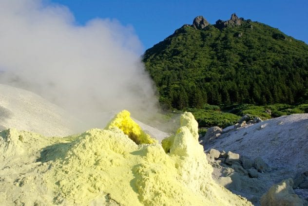 Top 10 Rocks That Stink - 71