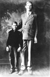 Top 10 Freaky Facts About The Tallest Man - Listverse