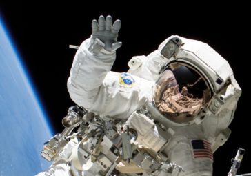 10 Fascinating Things That Happen To The Human Body In Space - Listverse