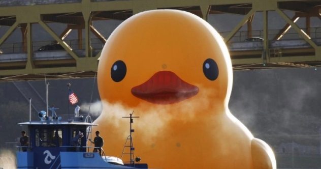 10 Immense, Incredible Inflatables - Vimarsana News