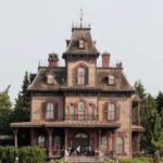 10 Curious Places Where Corpses Were Discovered