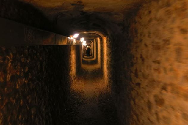 10 Bone-Chilling Facts About the Catacombs of Paris - Listverse