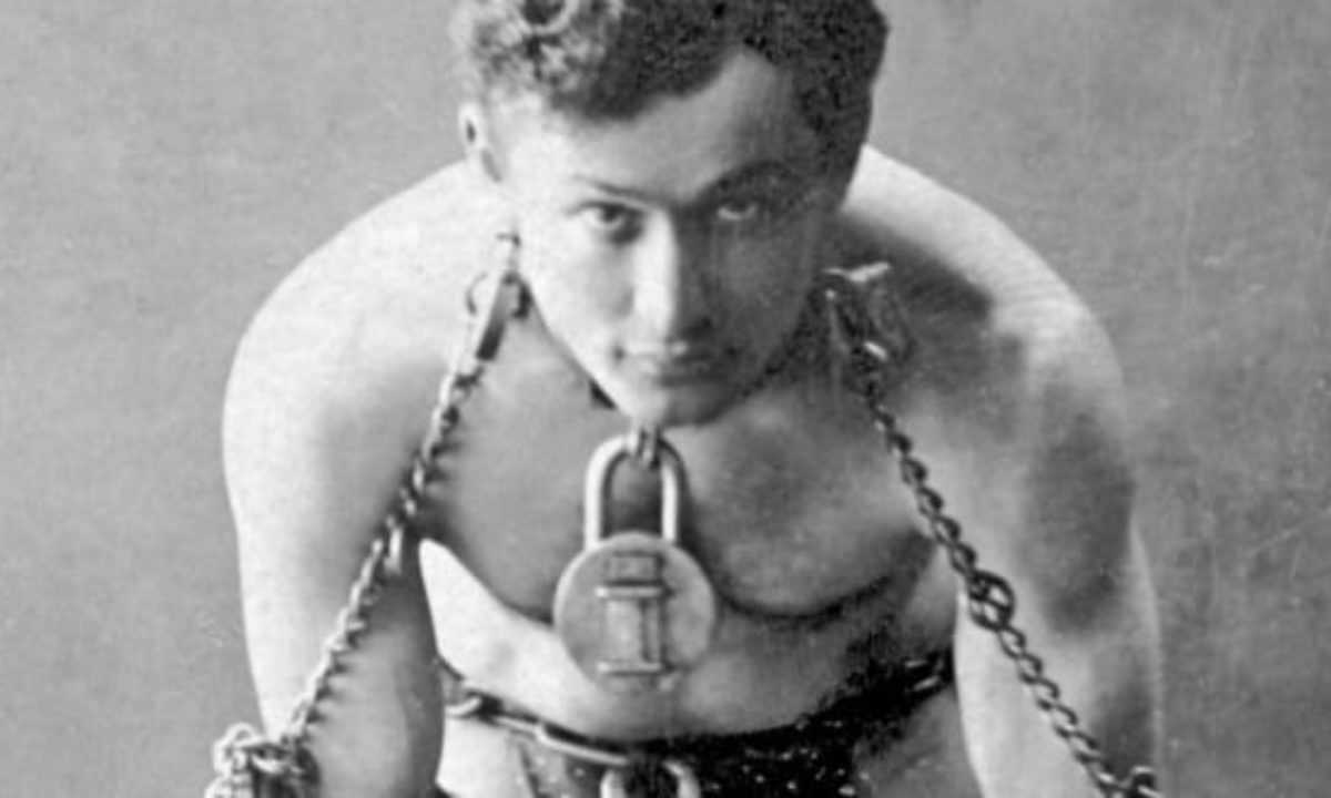 10 People Who Died Ridiculous Deaths