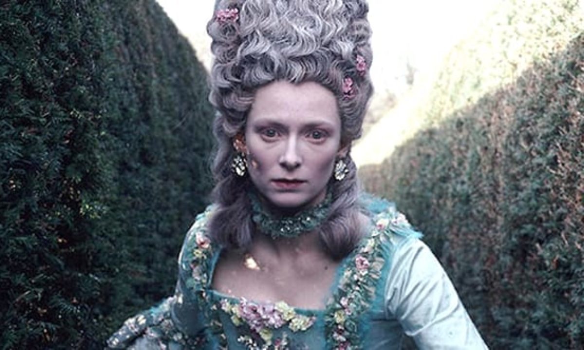 Image of Fashionable woman in pouf hairstyle, era of Marie Antoinette.