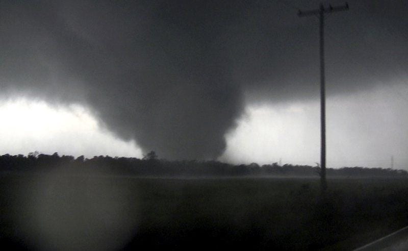 10 Images Of Terrifying Weather Events - 37