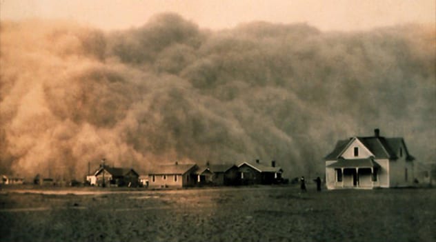 10 Images Of Terrifying Weather Events - 14