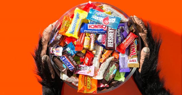 10 Fascinating Stories About the Most Popular Halloween Candies In