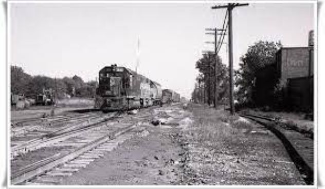 10 Crazy Encounters of UFOs  Speeding Trains  and the Railroads - 36