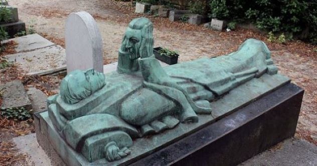 10 Unusual Tombs from Around the World - Listverse 1