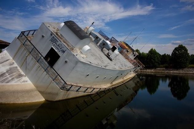 Top 10 Abandoned Casinos Around The World - 22