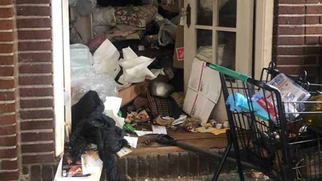 10 Hoarders Who Died in Their Own Filth - 71