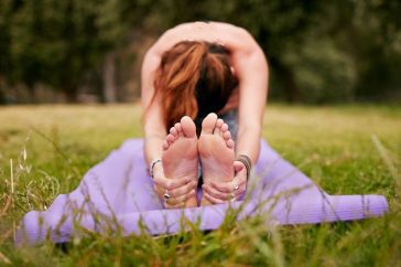 10 Curious Cases of Naked Yoga Gone Wrong - Listverse