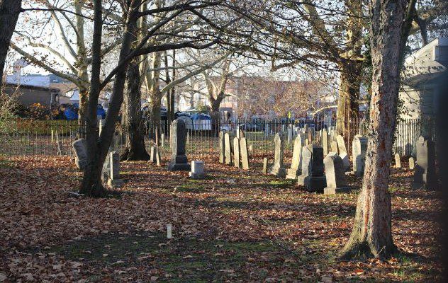 The Fascinating History Behind Ten of America's Oldest Graveyards - Listverse 1