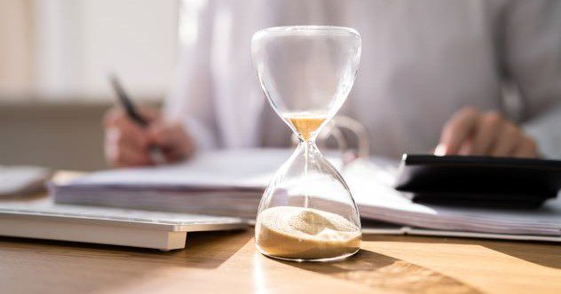 10 Weird Things That Warp Your Sense of Time