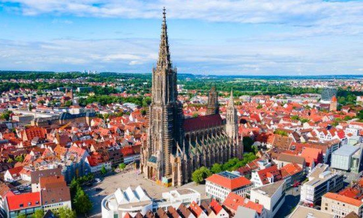 listverse.com - Jamie Frater - 10 Epic Construction Projects That Took Centuries to Complete