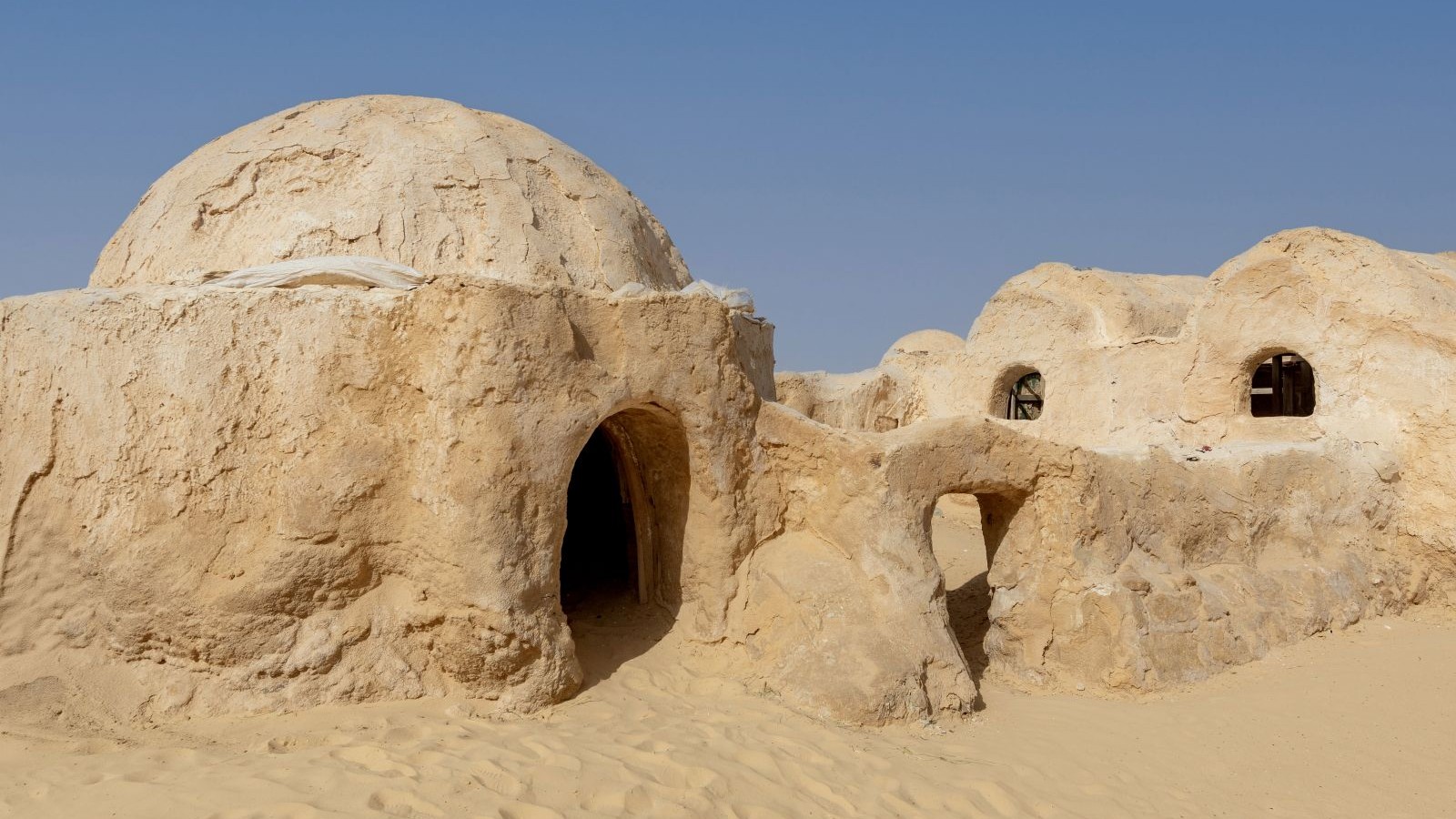 listverse.com - Michael Ruiz - 10 Famous Movie Sets & Filming Locations You Can Still Visit Today